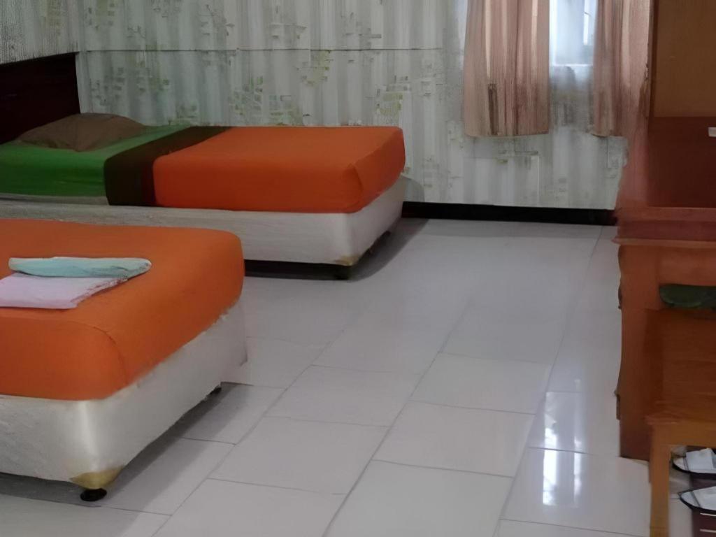 Mahadria Hotel Serang Exterior photo