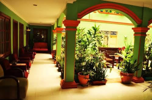 Mahadria Hotel Serang Exterior photo